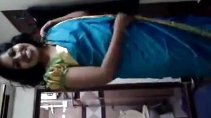 ଜଣେ ସ୍ପୋର୍ଟି ସ୍ଲଟ୍ ଏକ ସ୍ଲଟ୍ଟି ପୁରୁଷଙ୍କ ସହିତ ଆଗ୍ରହର ସହିତ ତାଙ୍କ ପିଚ୍‌କୁ ଚୁଚୁମିଛନ୍ତି