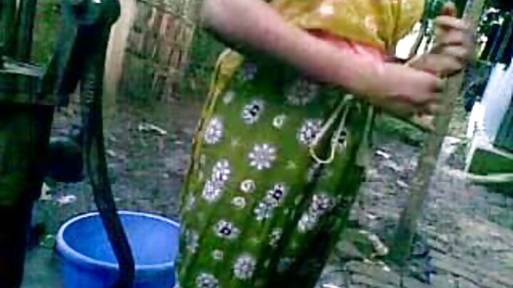 ରେଡହେଡ୍ ତାଙ୍କର ଲୋମଯୁକ୍ତ ଚୁଟି ହସ୍ତମୈଥୁନ କରେ ଏବଂ ହୁକି ଖେଳେ