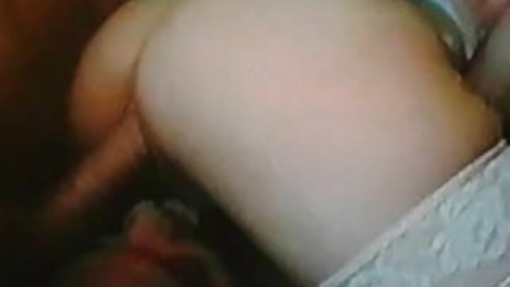 ଜଣେ ମାଂସପେଶୀ ମାଂସପେଶୀ ଏକ ଭଲ ଚୁଚୁମିଲେ Busty MILF ଚୁଚୁମିଲେ ଜୋରରେ ଚୁଚୁମିଲେ