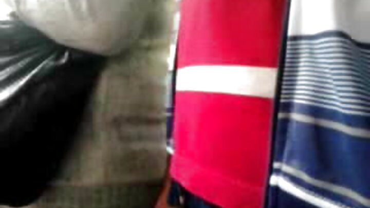 ଜଣେ କଳା ବକ୍ସିଂ ପ୍ରଶିକ୍ଷକ ଜଣେ ଉତ୍ତପ୍ତ ଖେଳାଳିଙ୍କୁ ଚୁଚୁମିଲେ।