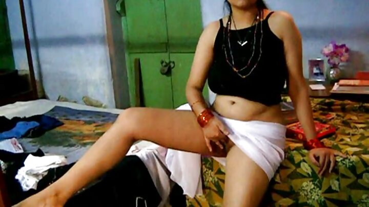 କୁନିଲିଙ୍ଗସ୍‌ ପରେ ଏକ ସୁନ୍ଦର ଷ୍ଟ୍ରିପରରେ ବନ୍ଧା ହୋଇଥିବା ଜଣେ ଲେସବିଆନ୍‌