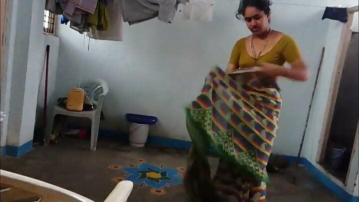 ଏକ ମୋଟା-ଗଧ MILF ତାଙ୍କ ପଡ଼ୋଶୀଙ୍କ କୁଣ୍ଡ ଉପରେ ଅର୍ଗାଜମ୍ ଏବଂ ତାଙ୍କ ପାଟିରେ ବୀର୍ଯ୍ୟ ପାଇଁ ଫୋପାଡ଼ିଲେ